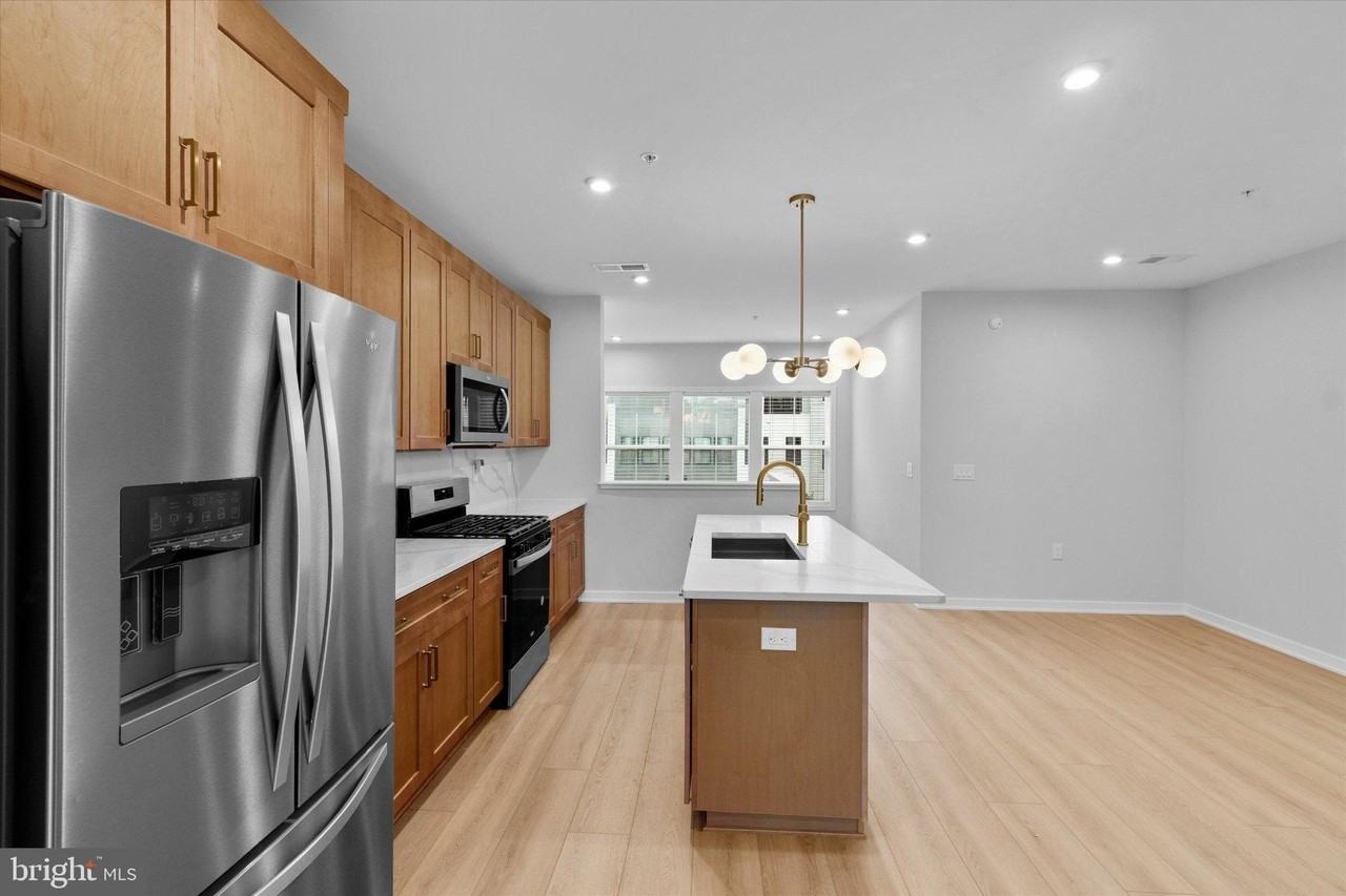 4765 Sully Point Ln #408 - Photo 6 of 34