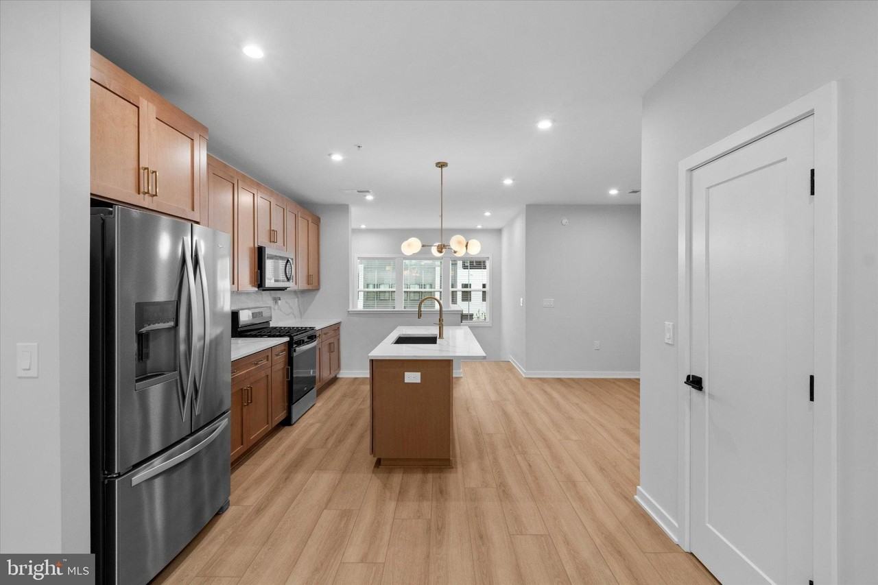 4765 Sully Point Ln #408 - Photo 7 of 34