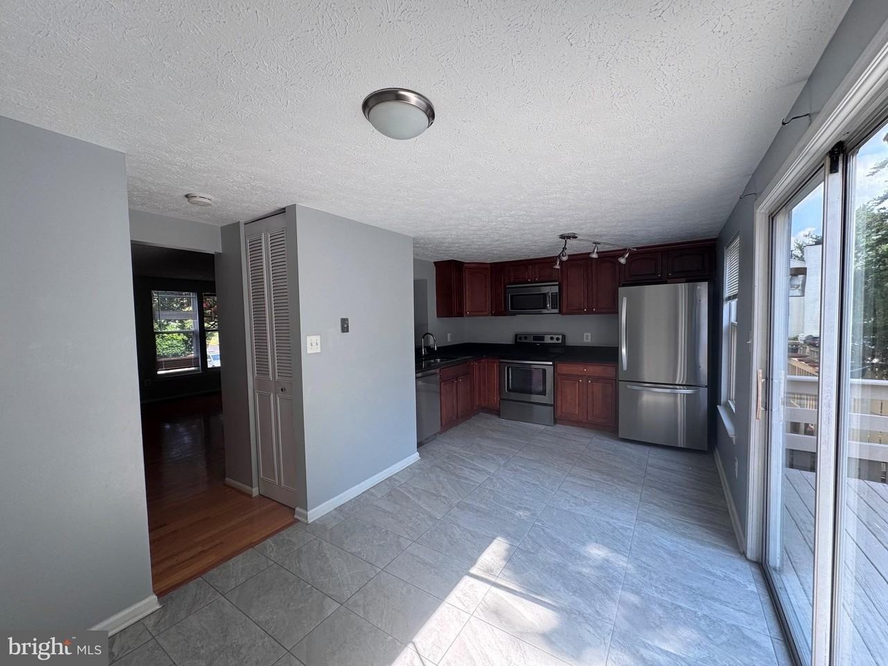 1727 Sundance Dr - Photo 6 of 10