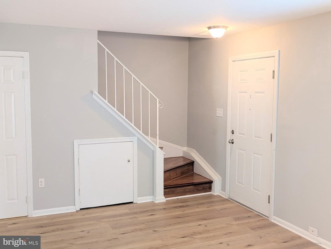 4164 Hamlin Ct - Photo 2 of 20