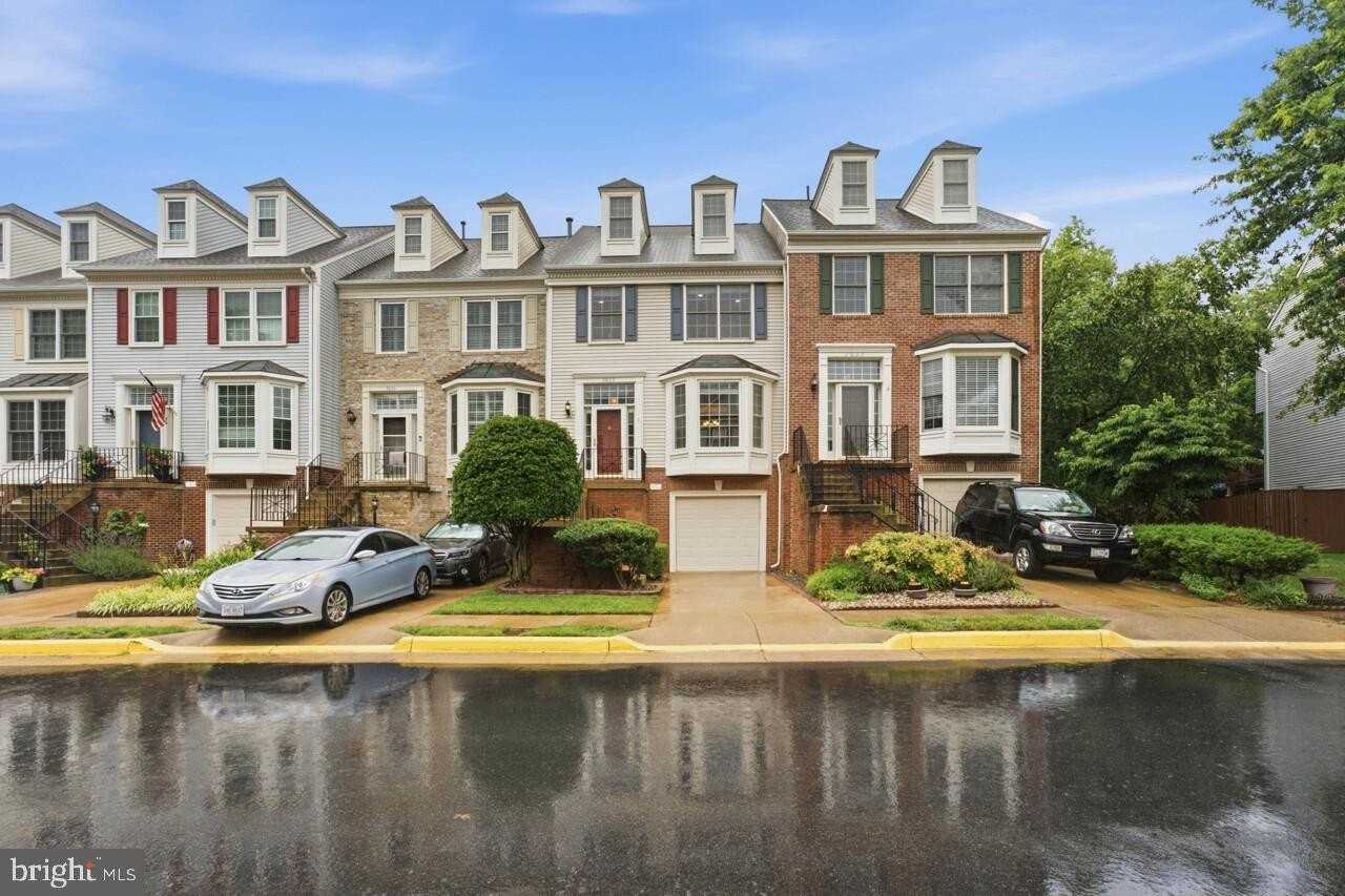 7035 Kings Manor Dr - Photo 3 of 50