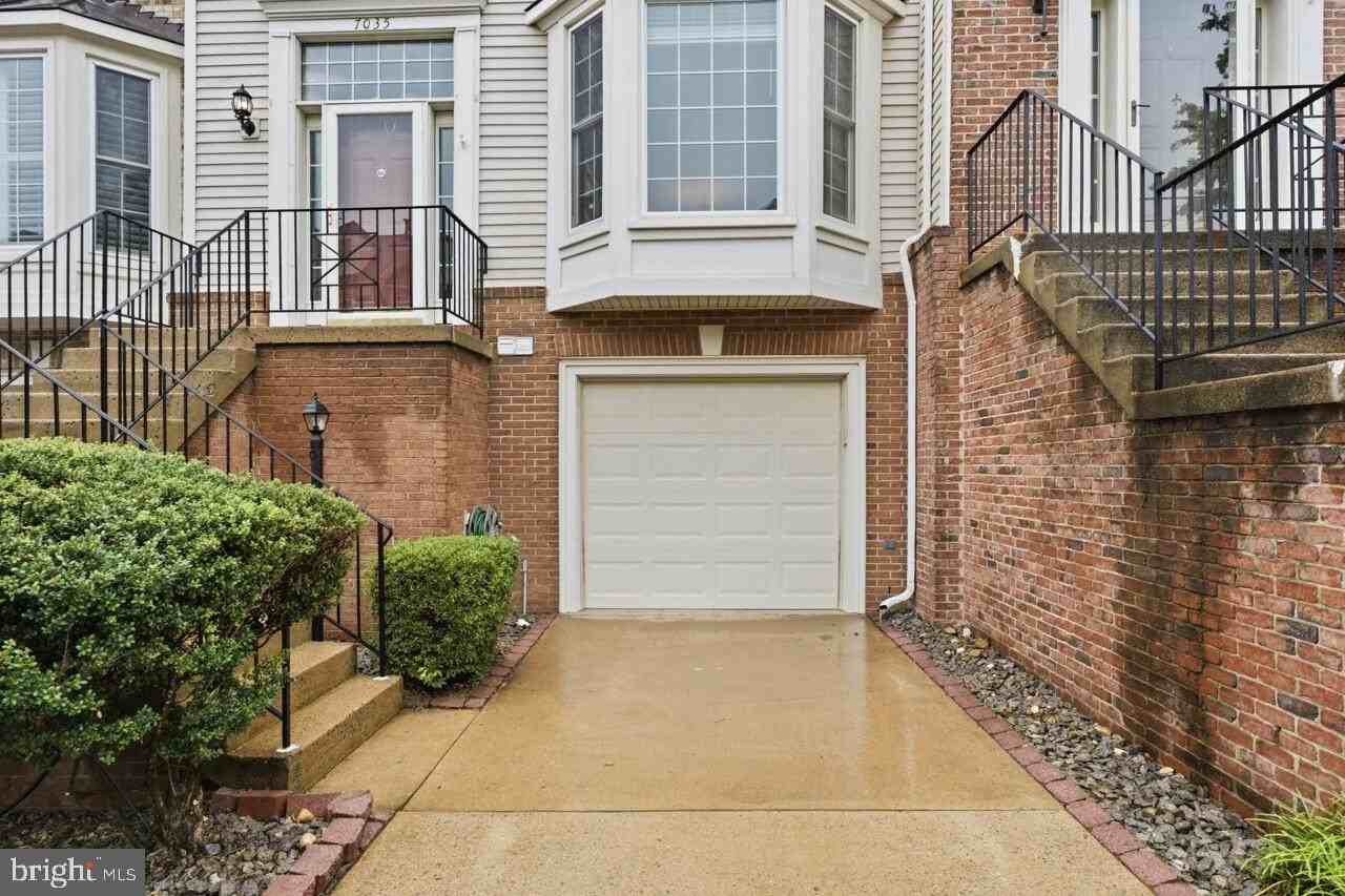 7035 Kings Manor Dr - Photo 4 of 50