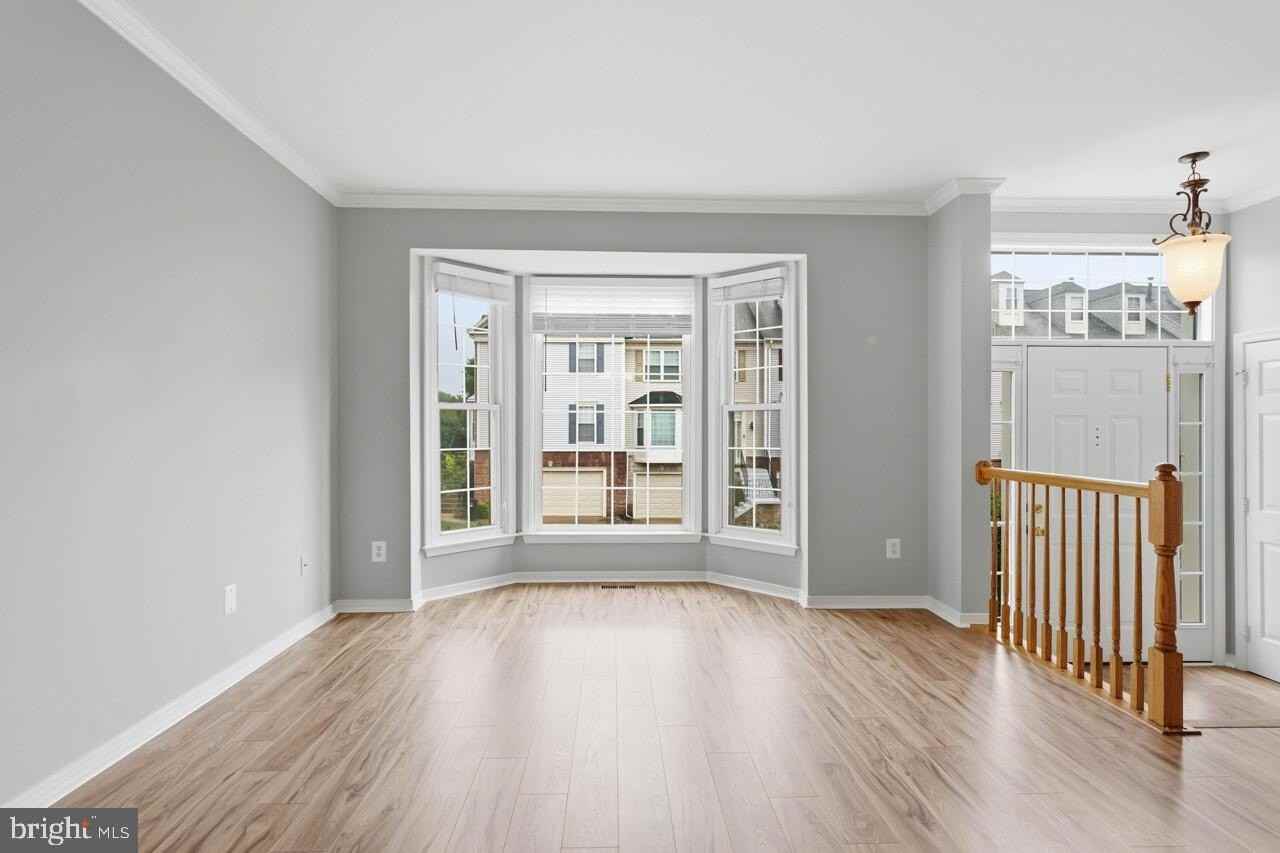 7035 Kings Manor Dr - Photo 7 of 50