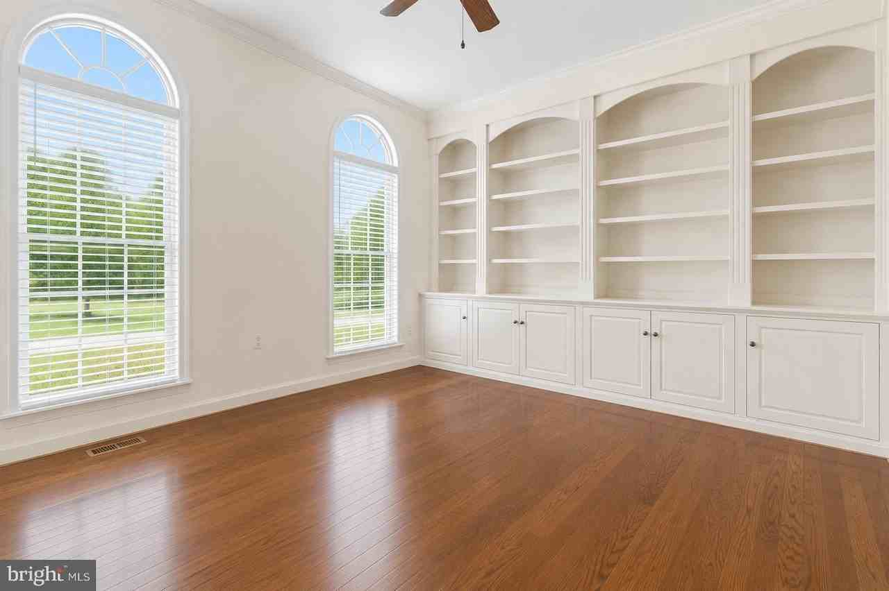 4804 Leighfield Valley Dr - Photo 7 of 24