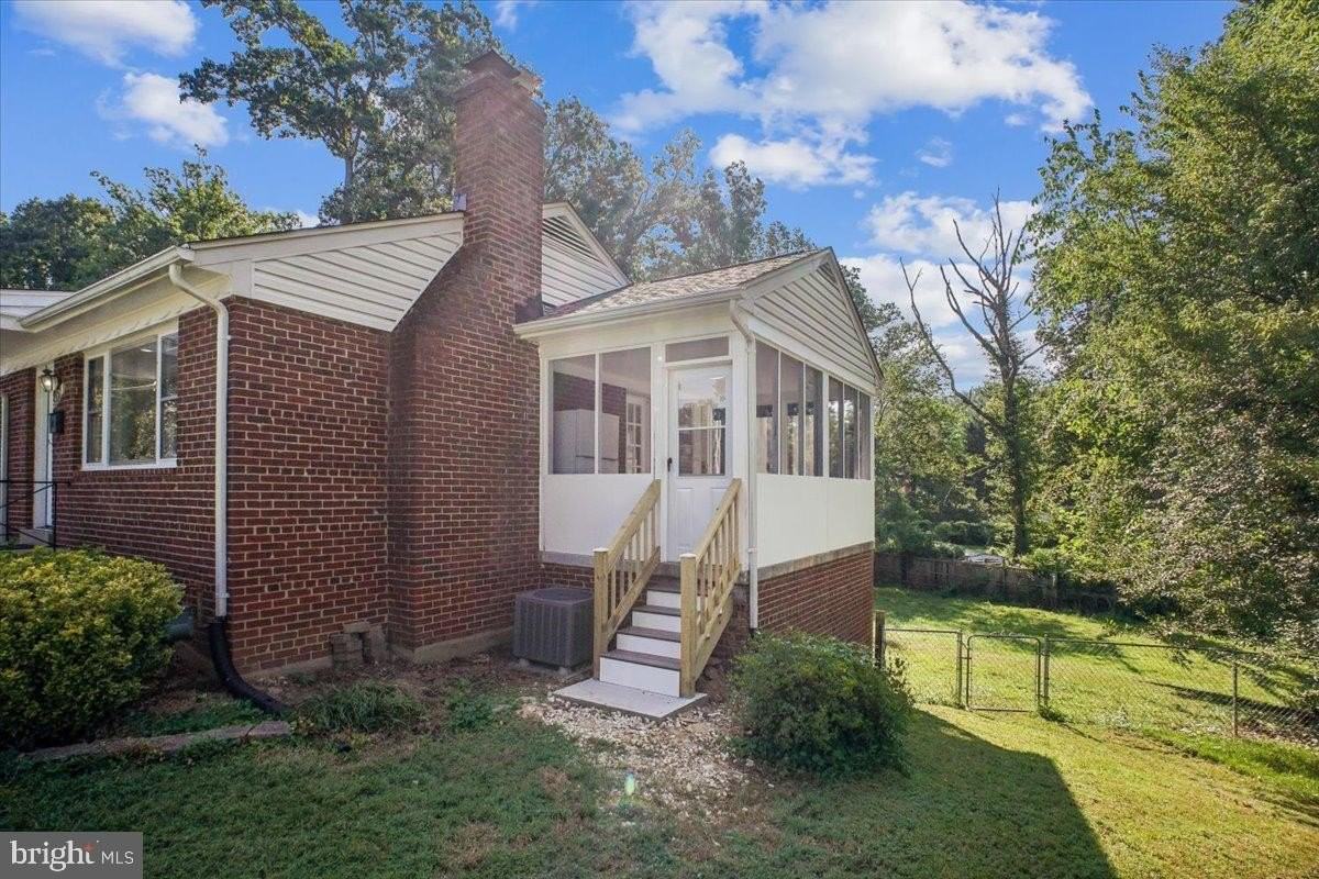 3227 Sherry Ct - Photo 2 of 36