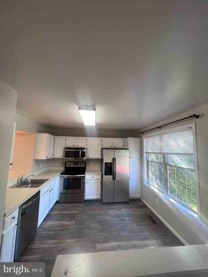 7419 Courtland Cir - Photo 6 of 16