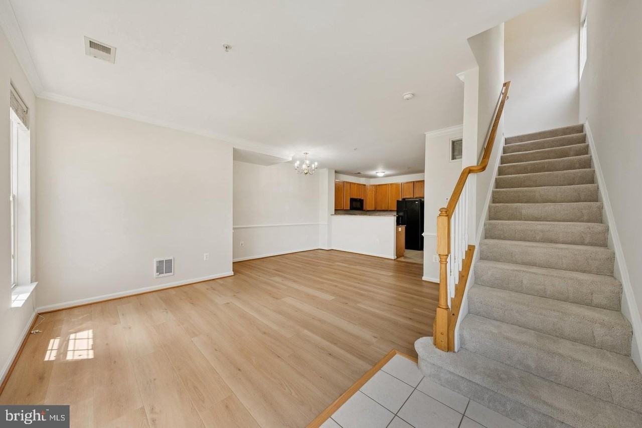 15503 John Diskin Cir #32 - Photo 7 of 37