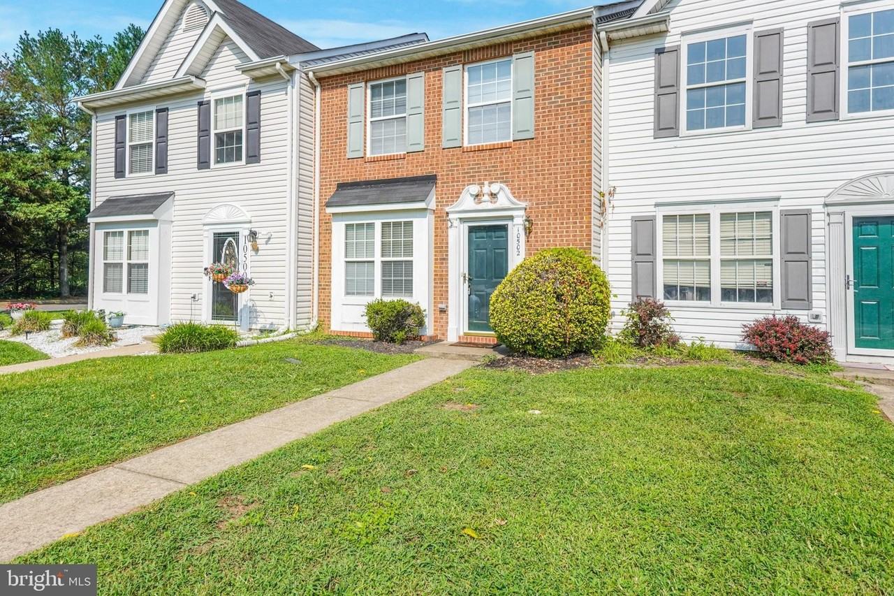 10502 Guilderland Ct - Photo 3 of 27
