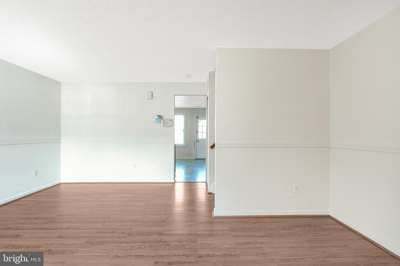 10502 Guilderland Ct - Photo 4 of 27