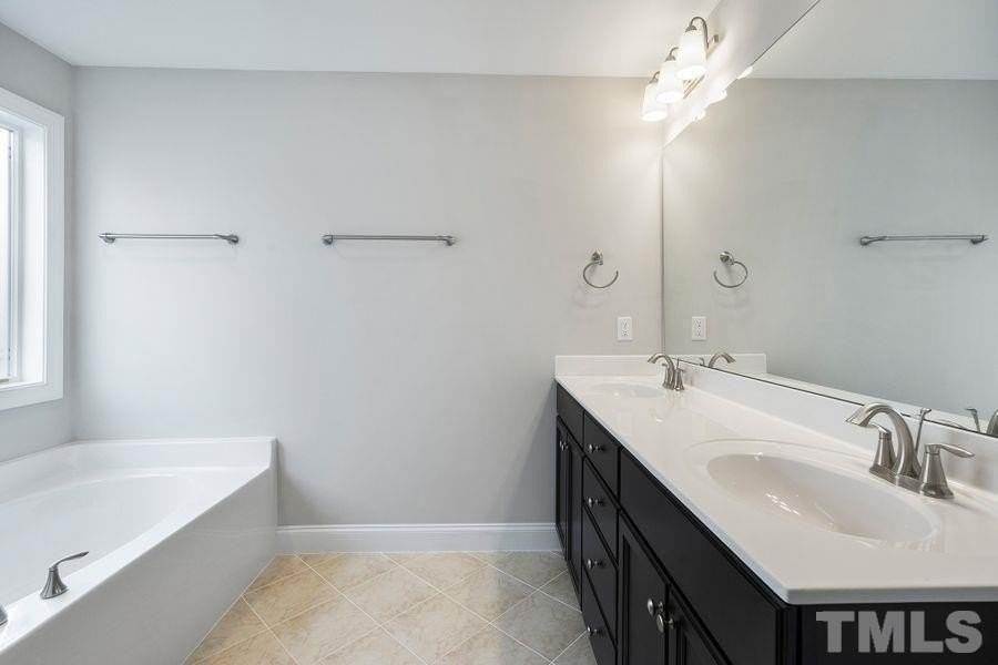 1111 Clearwood Ln - Photo 7 of 11