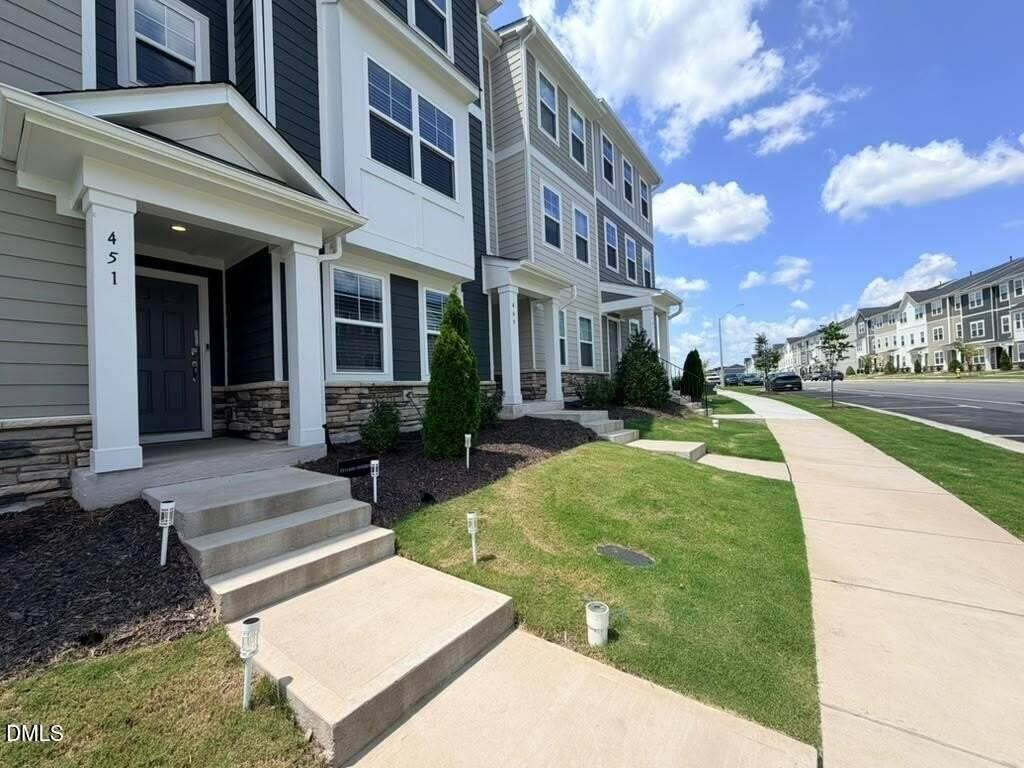 451 Carolina Springs Blvd - Photo 2 of 38