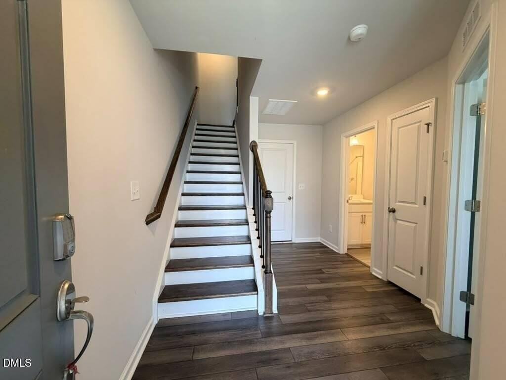451 Carolina Springs Blvd - Photo 4 of 38