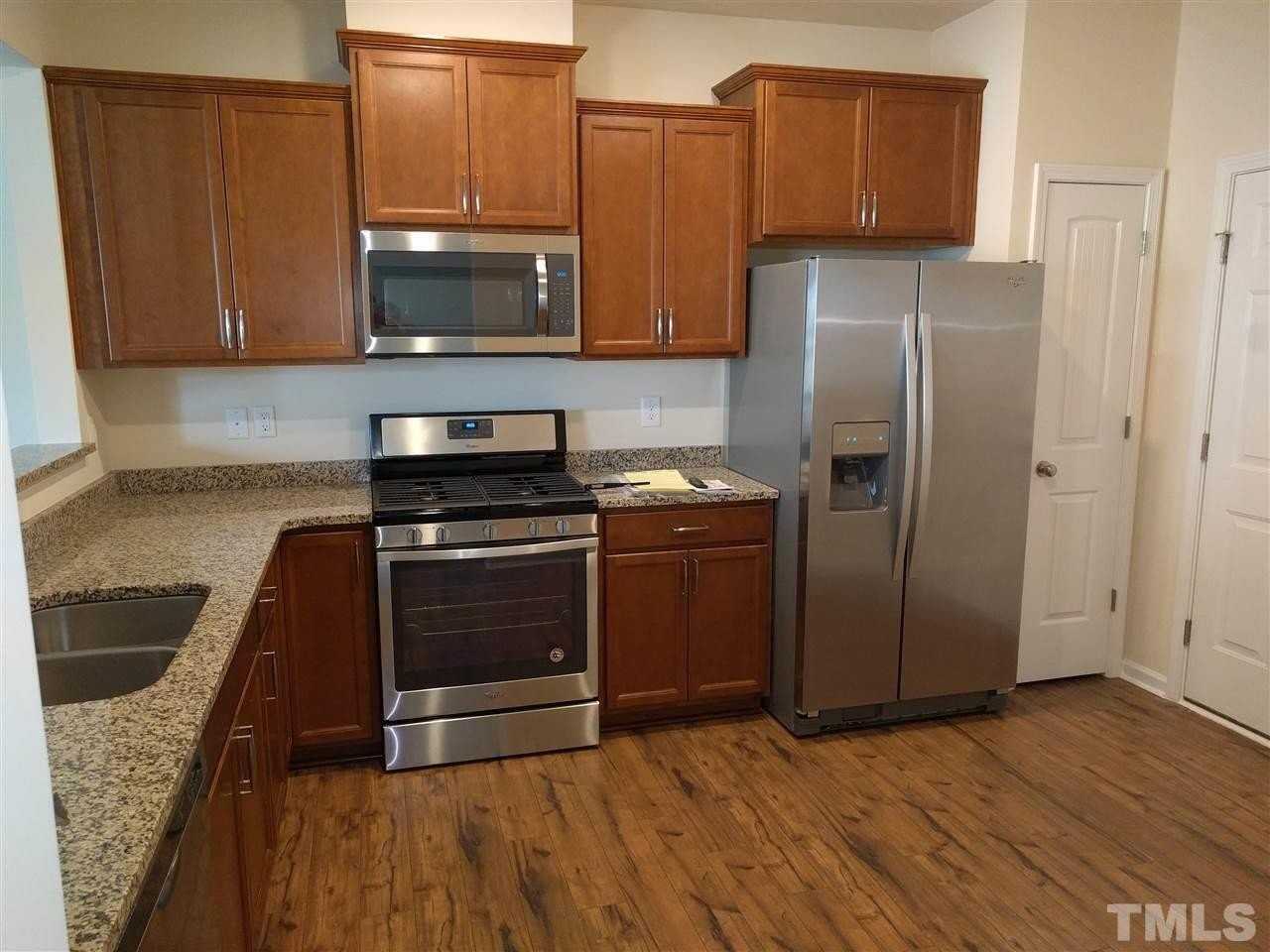 1007 Mirbeck Ln - Photo 3 of 14