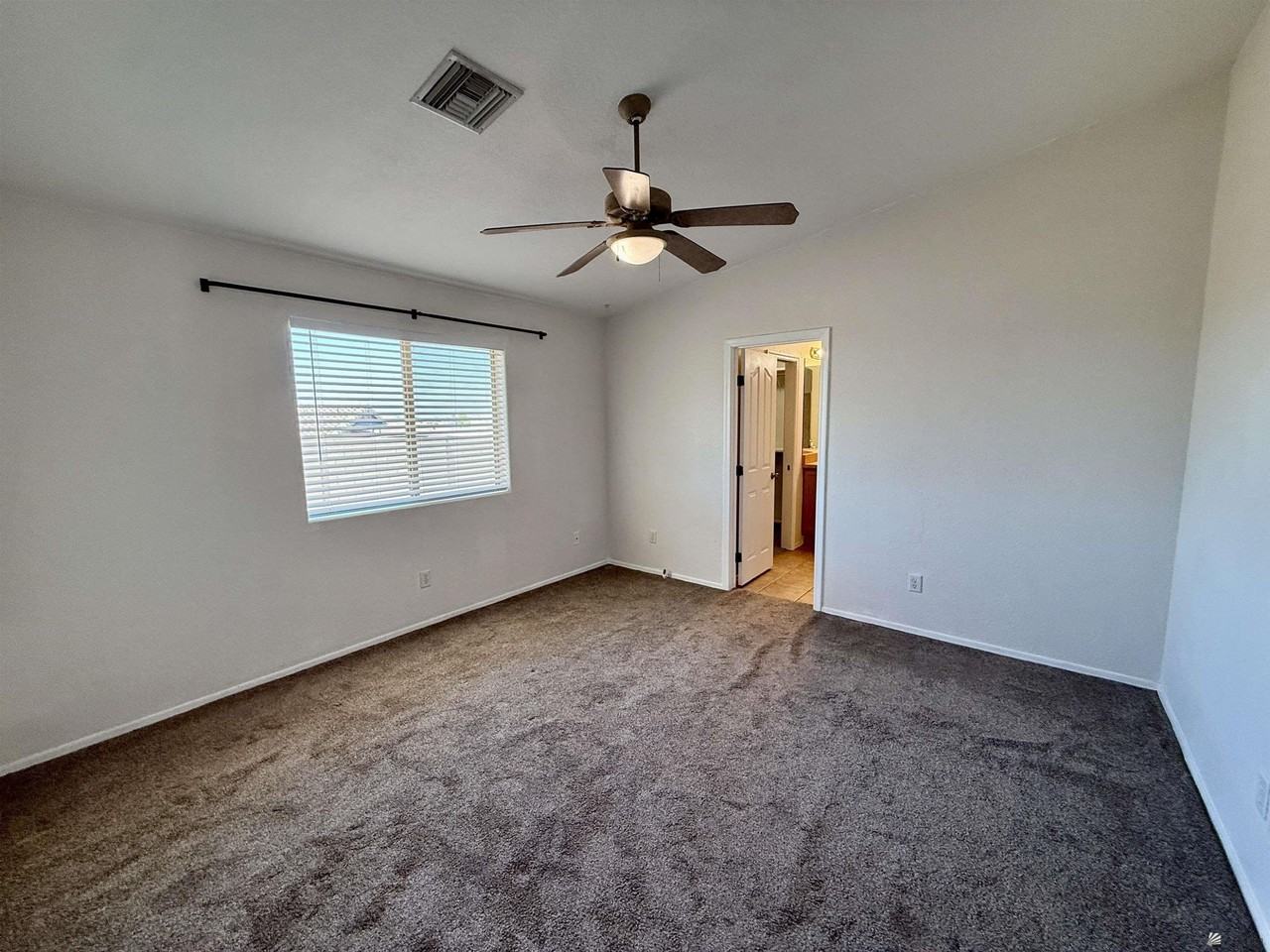11800 E Eclipse Ct - Photo 5 of 16