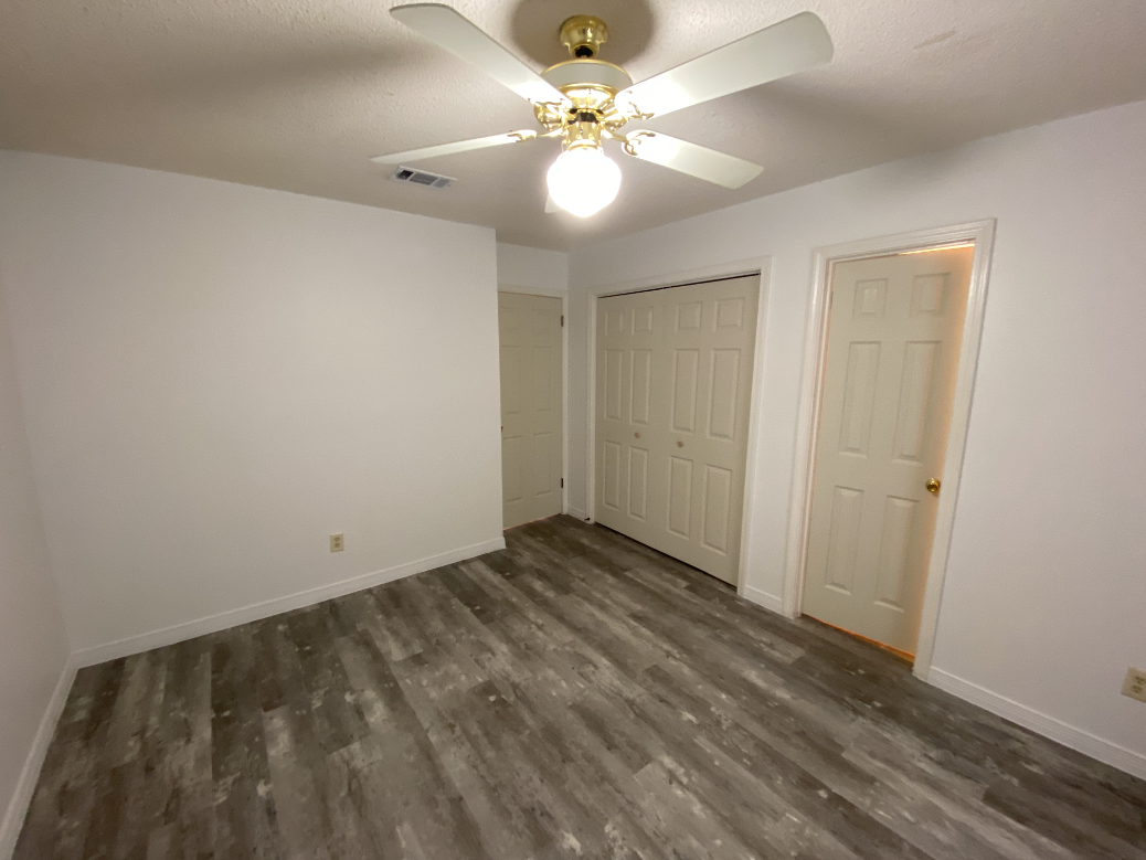 2807 Bradford Pl Nw #4 - Photo 5 of 8