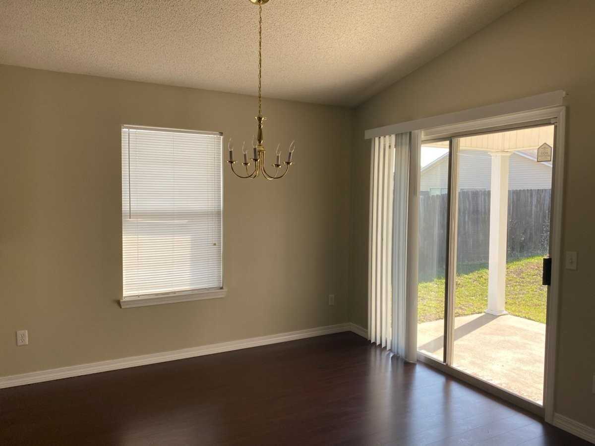 286 Limestone Cir - Photo 3 of 14