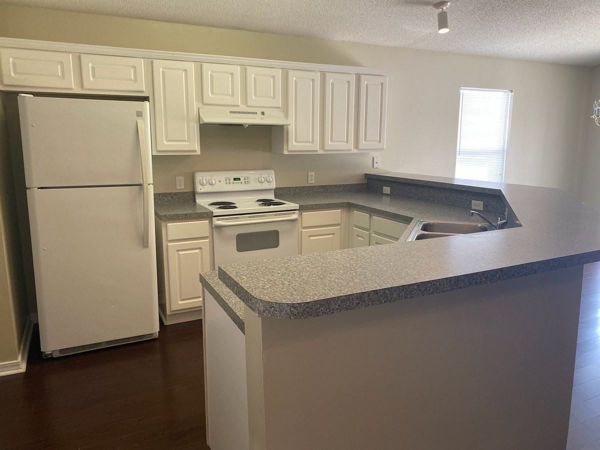 286 Limestone Cir - Photo 4 of 14