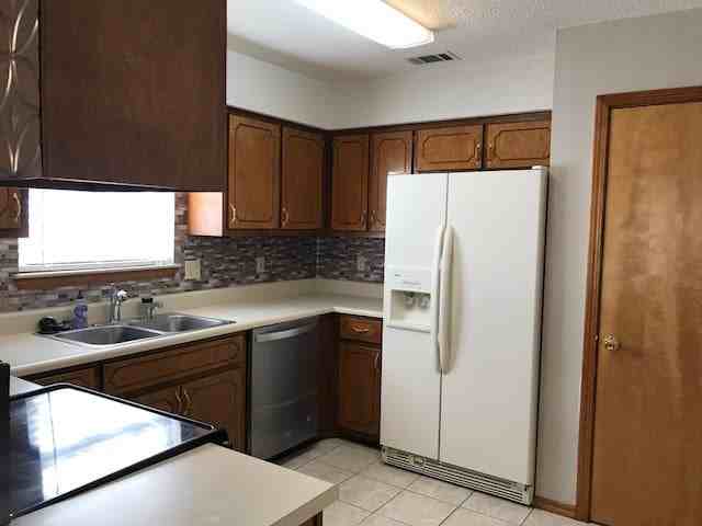 2986 Windsor Cir - Photo 4 of 17