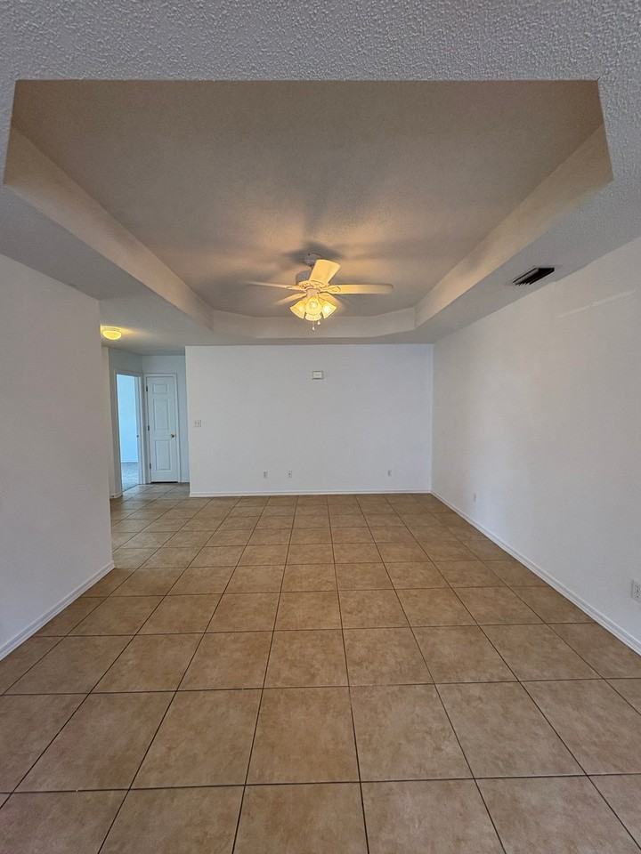 953 Southern Oaks Ct - Photo 2 of 18