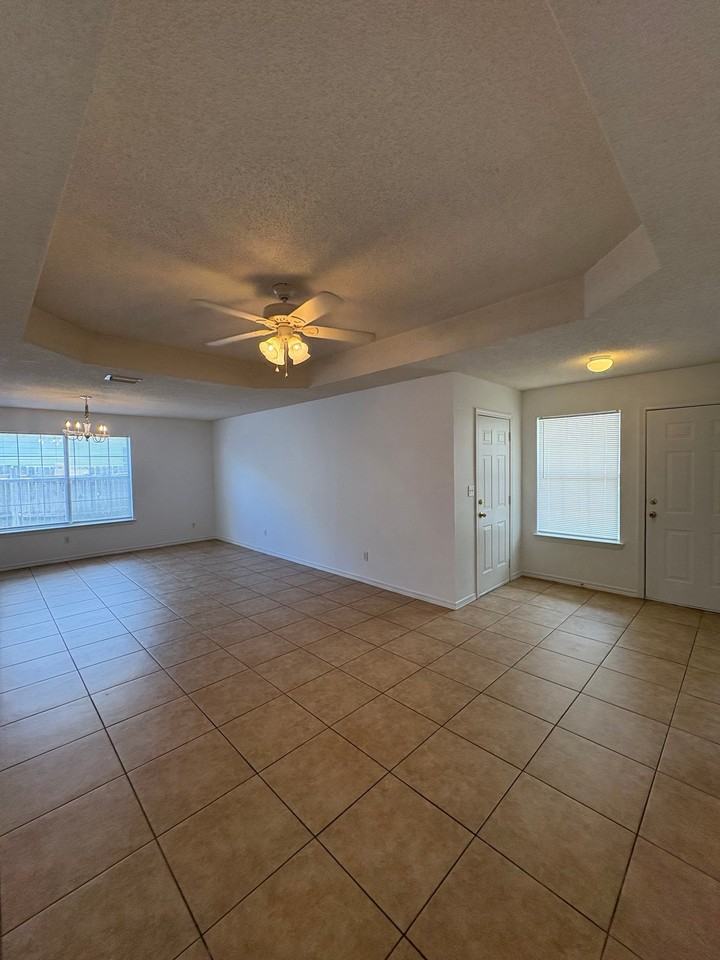 953 Southern Oaks Ct - Photo 3 of 18
