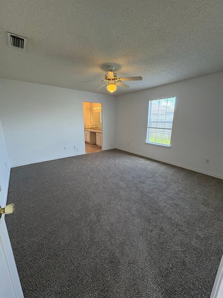 953 Southern Oaks Ct - Photo 6 of 18