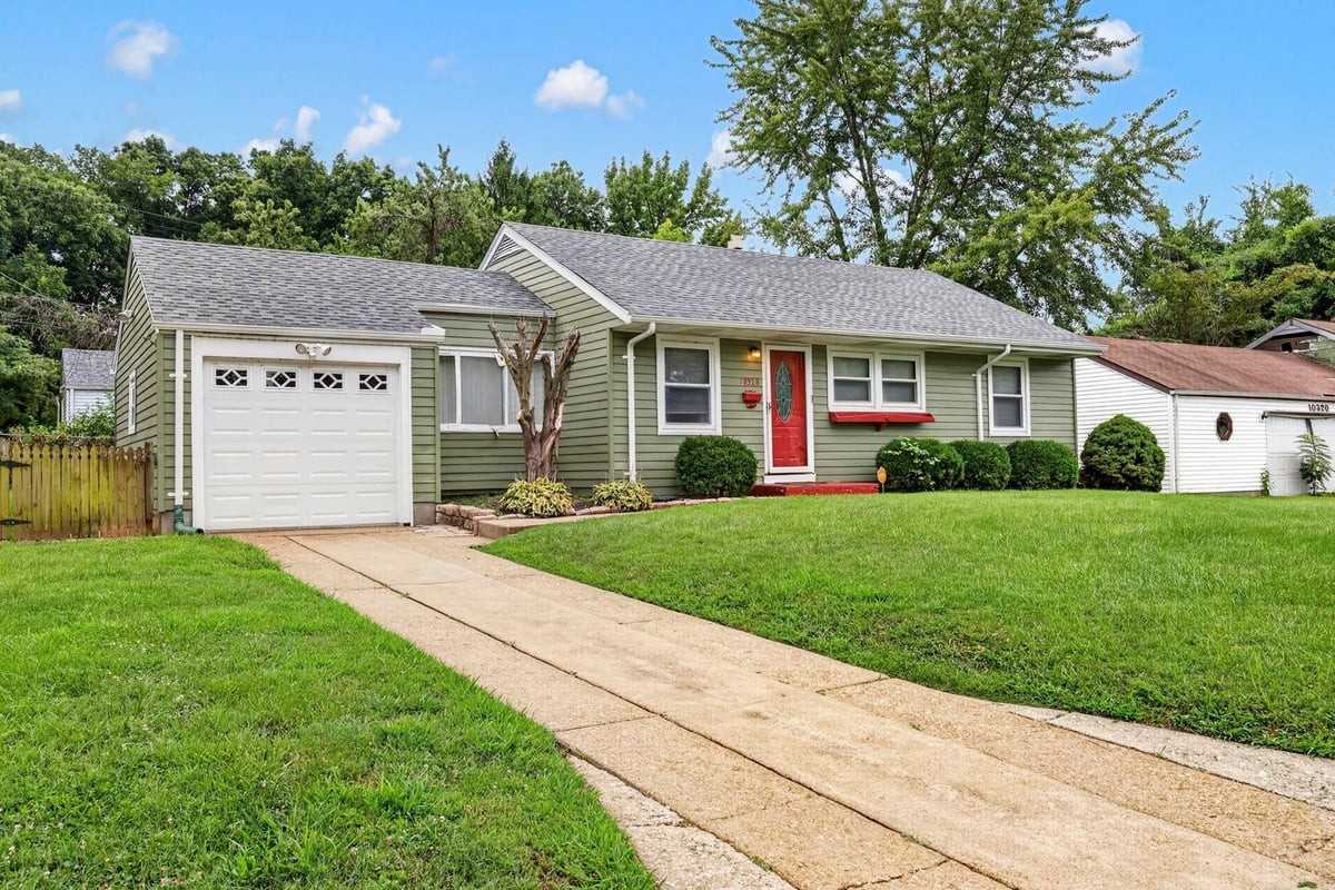 10328 Dudley Dr - Photo 3 of 38