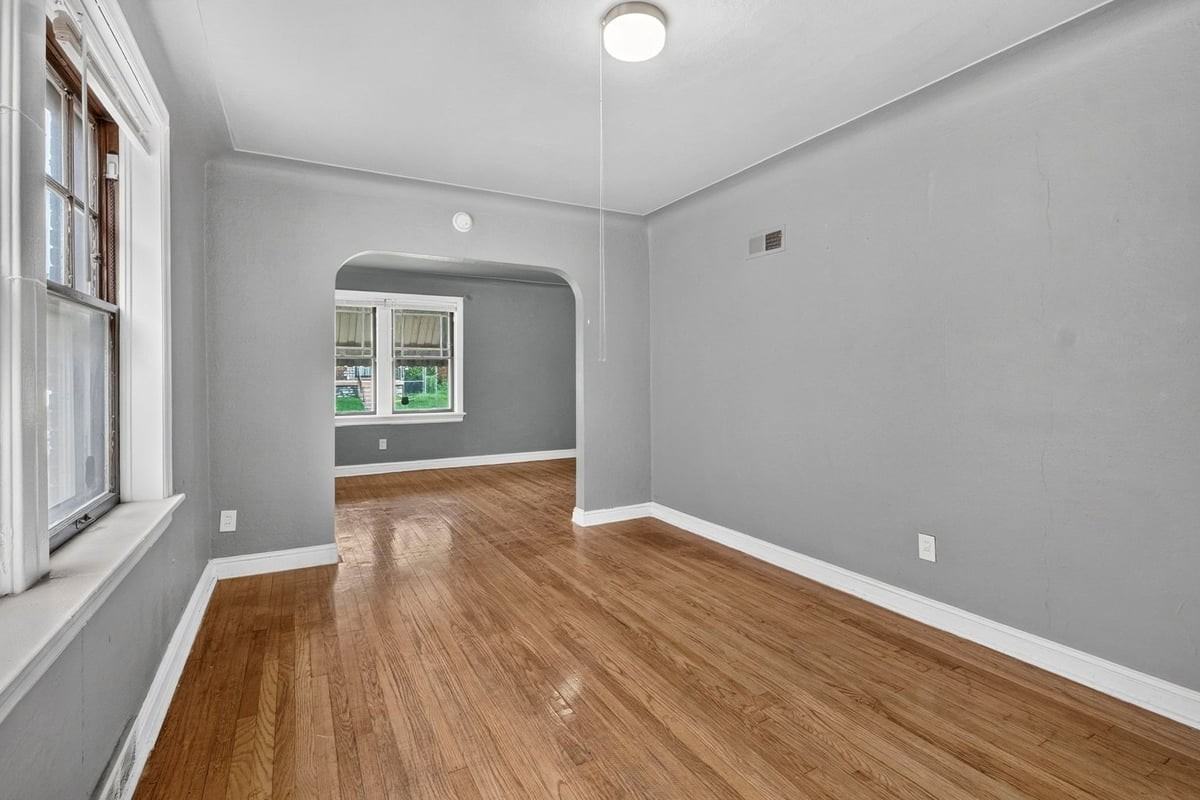 5920 Ferris Ave - Photo 2 of 33