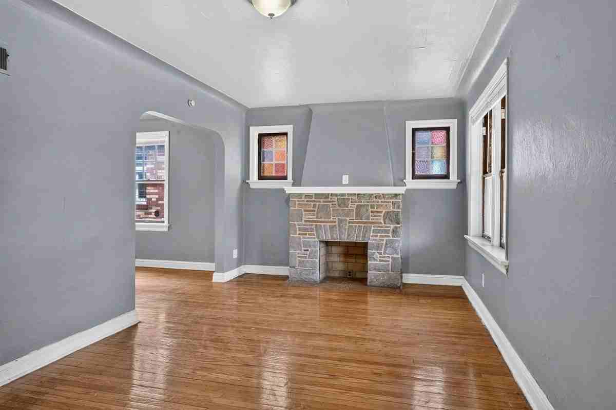 5920 Ferris Ave - Photo 3 of 33