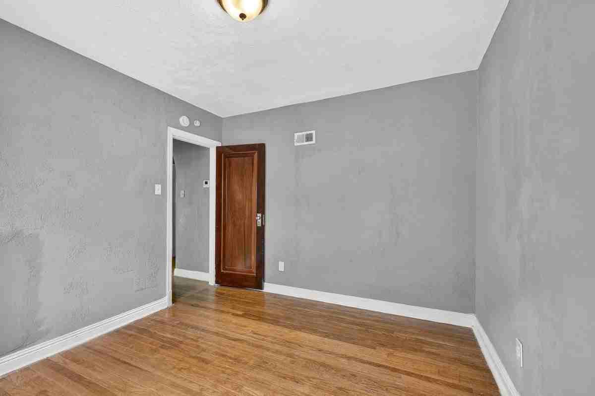 5920 Ferris Ave - Photo 6 of 33