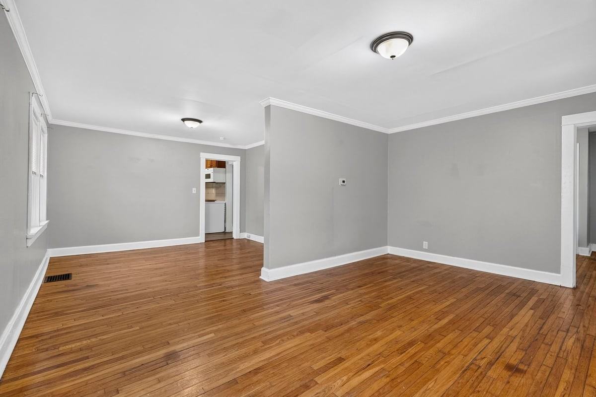 9006 Baroda Ave - Photo 7 of 40