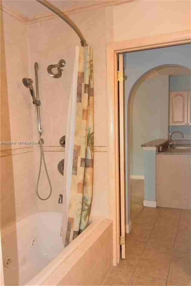 5641 Riverside Dr #303B1 - Photo 5 of 8