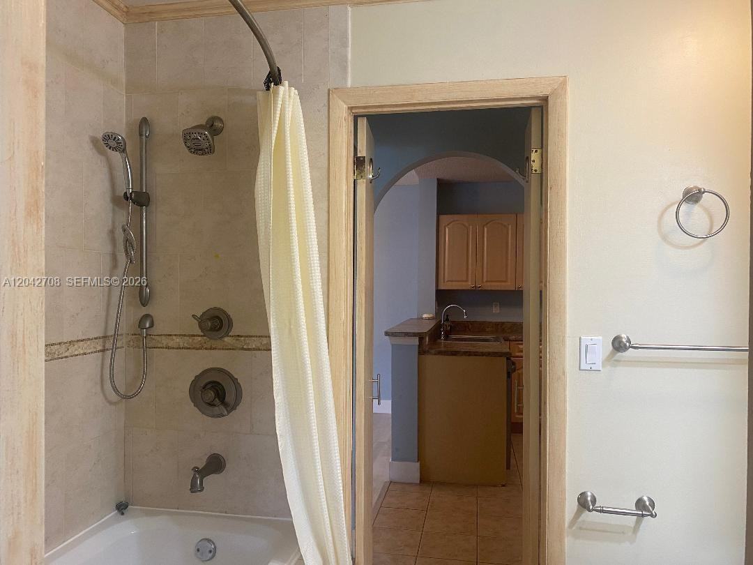 5641 Riverside Dr #303B1 - Photo 6 of 8