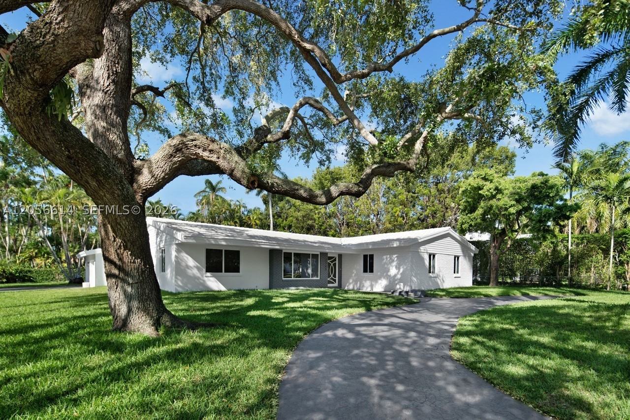 2500 Sunset Dr - Photo 5 of 39