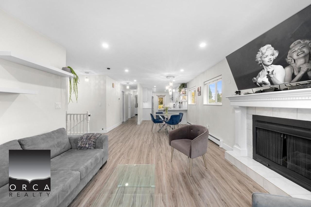 1403 Frederick Road, North Vancouver - Photo 3 of 27