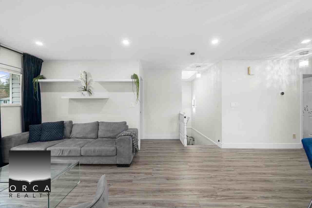 1403 Frederick Road, North Vancouver - Photo 7 of 27