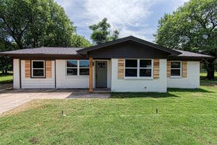 551 E Burks St - Photo 1 of 1
