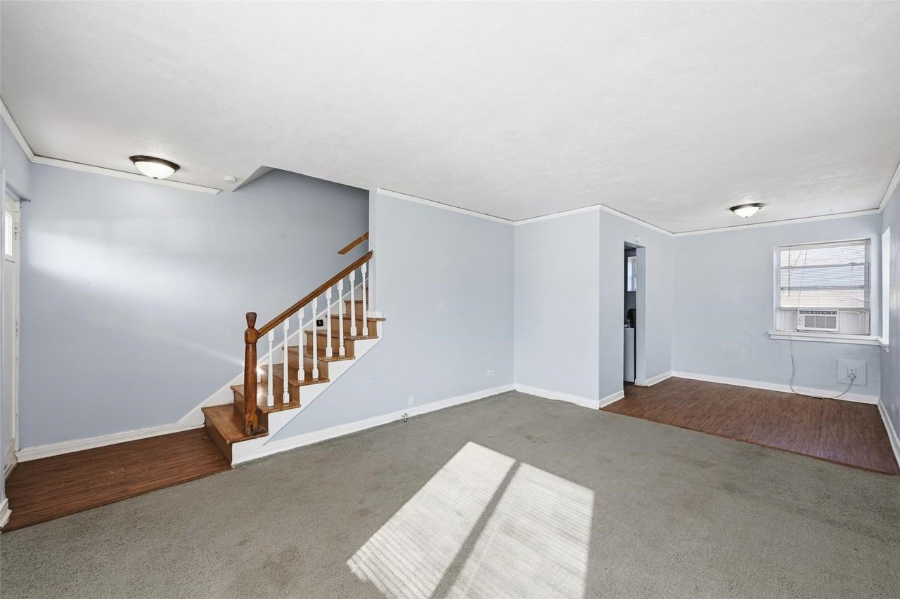 305 W Morton St - Photo 3 of 33