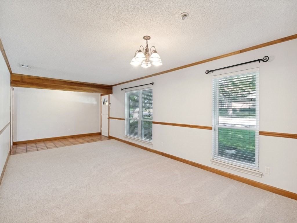 13607 Rolling Hills Ln - Photo 2 of 24
