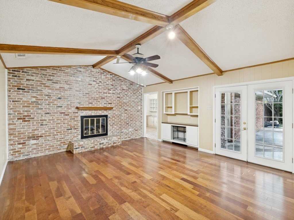13607 Rolling Hills Ln - Photo 4 of 24