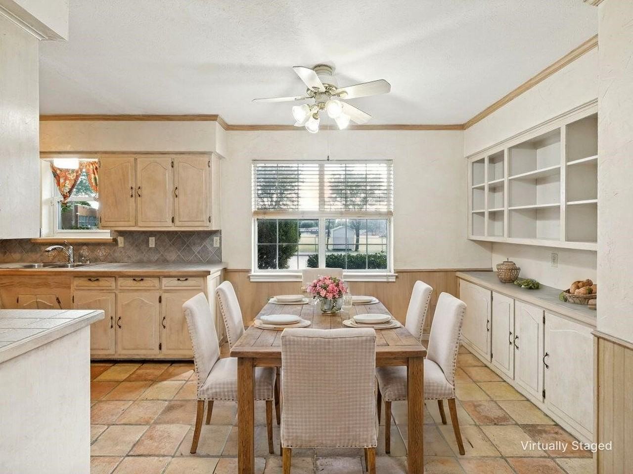 13607 Rolling Hills Ln - Photo 6 of 24