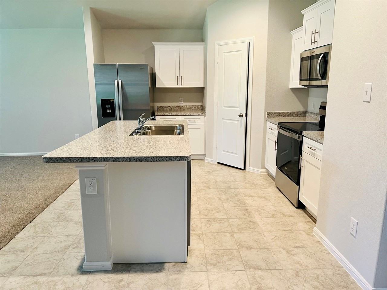 412 Alva St - Photo 7 of 25