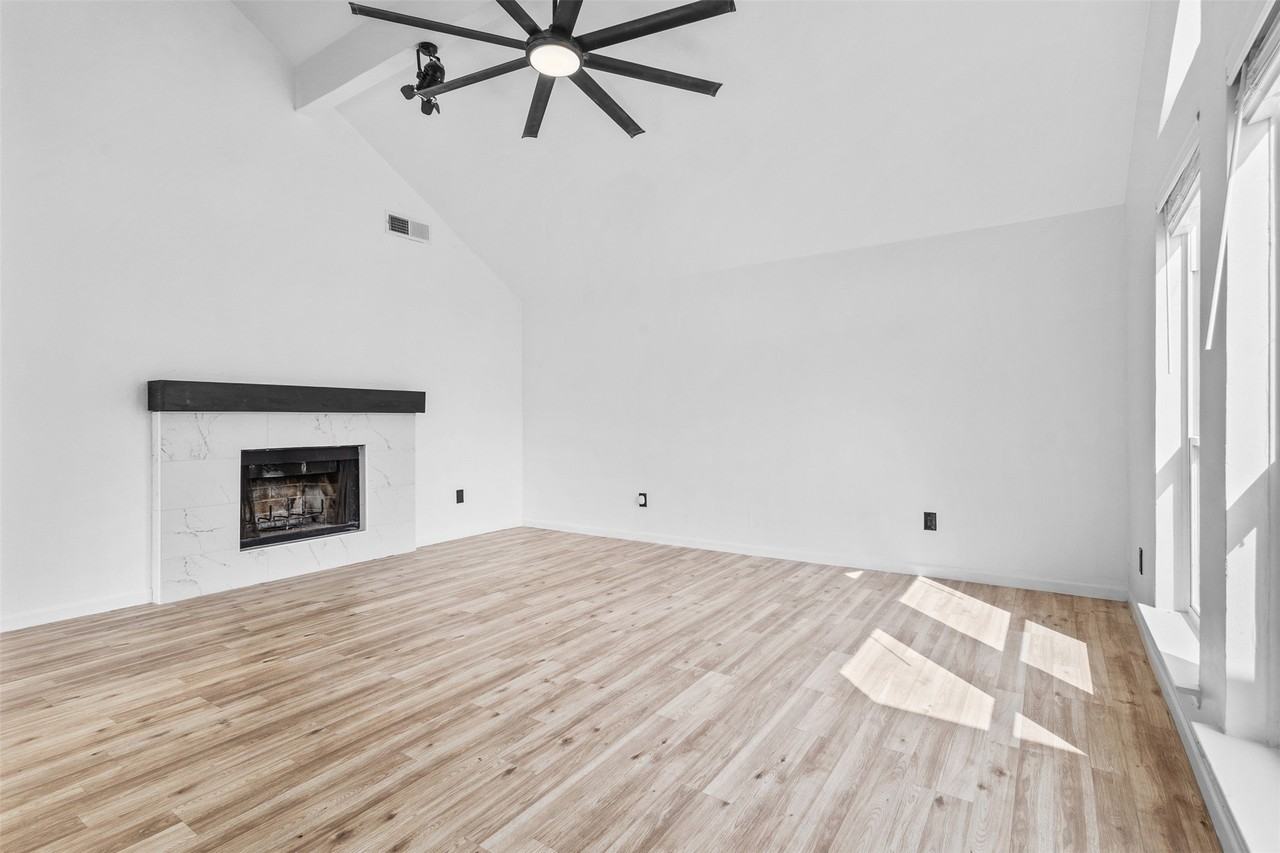 1506 Windmill Ln - Photo 7 of 25