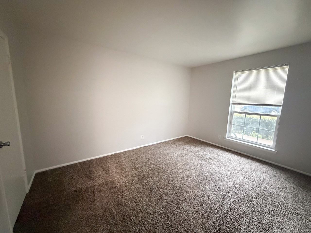 518 N Rogers St #105 - Photo 7 of 9