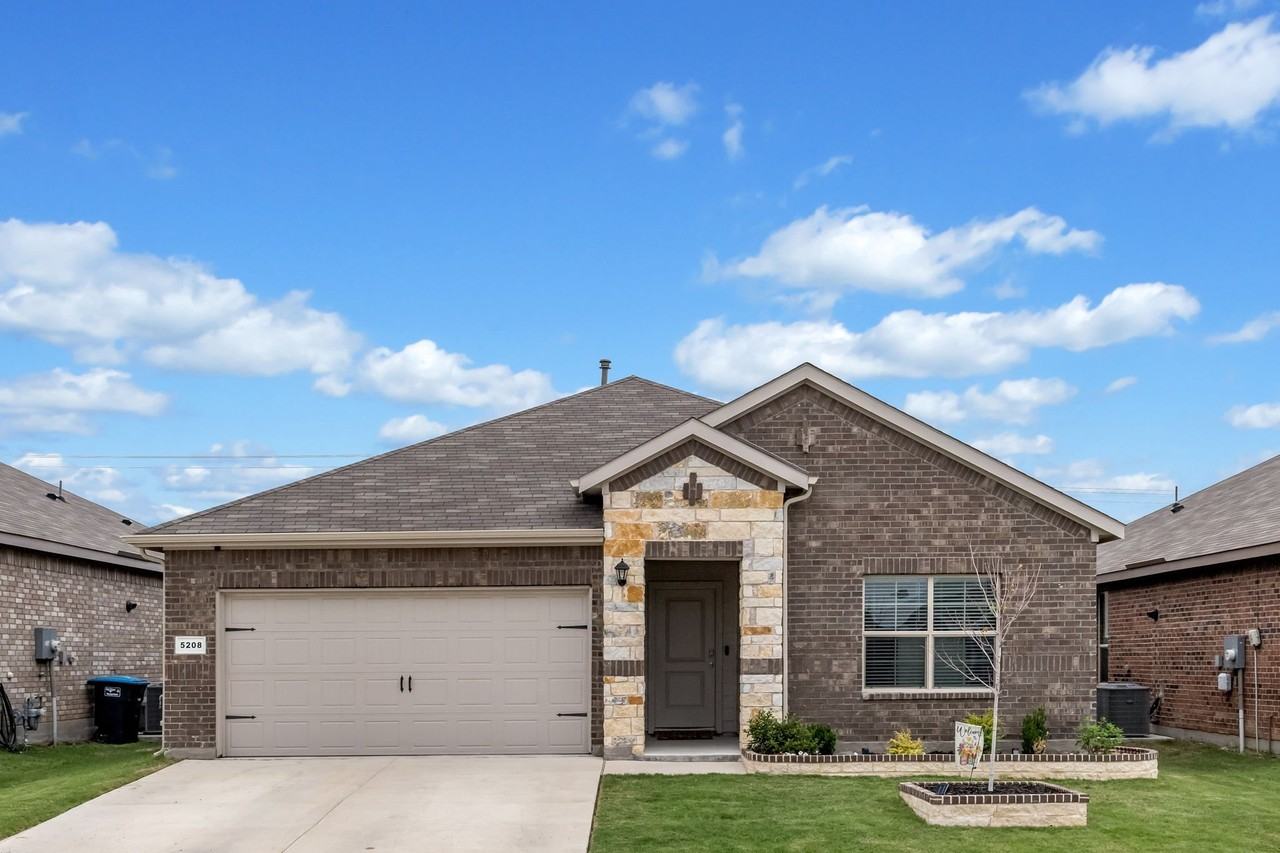 5208 Petal Meadows Dr - Photo 2 of 25