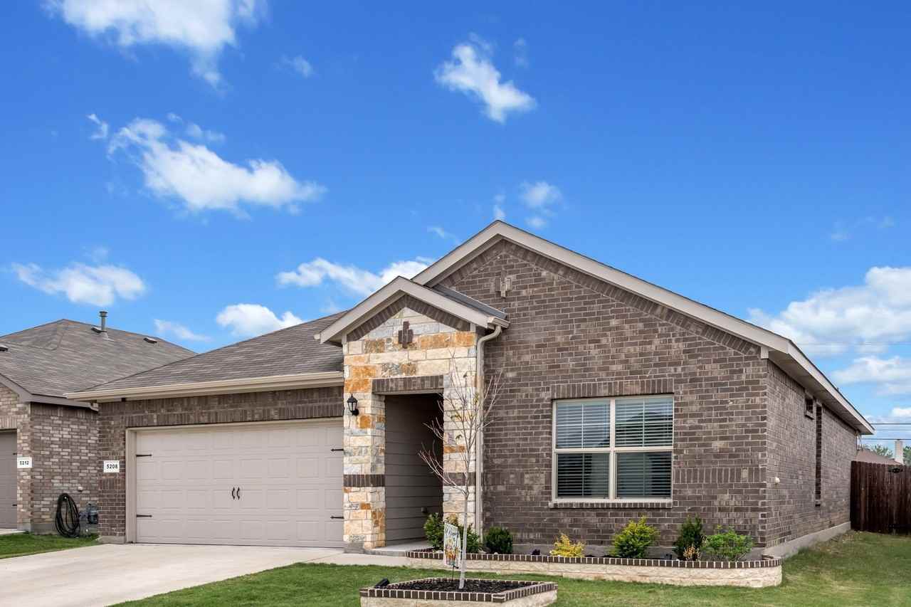 5208 Petal Meadows Dr - Photo 3 of 25