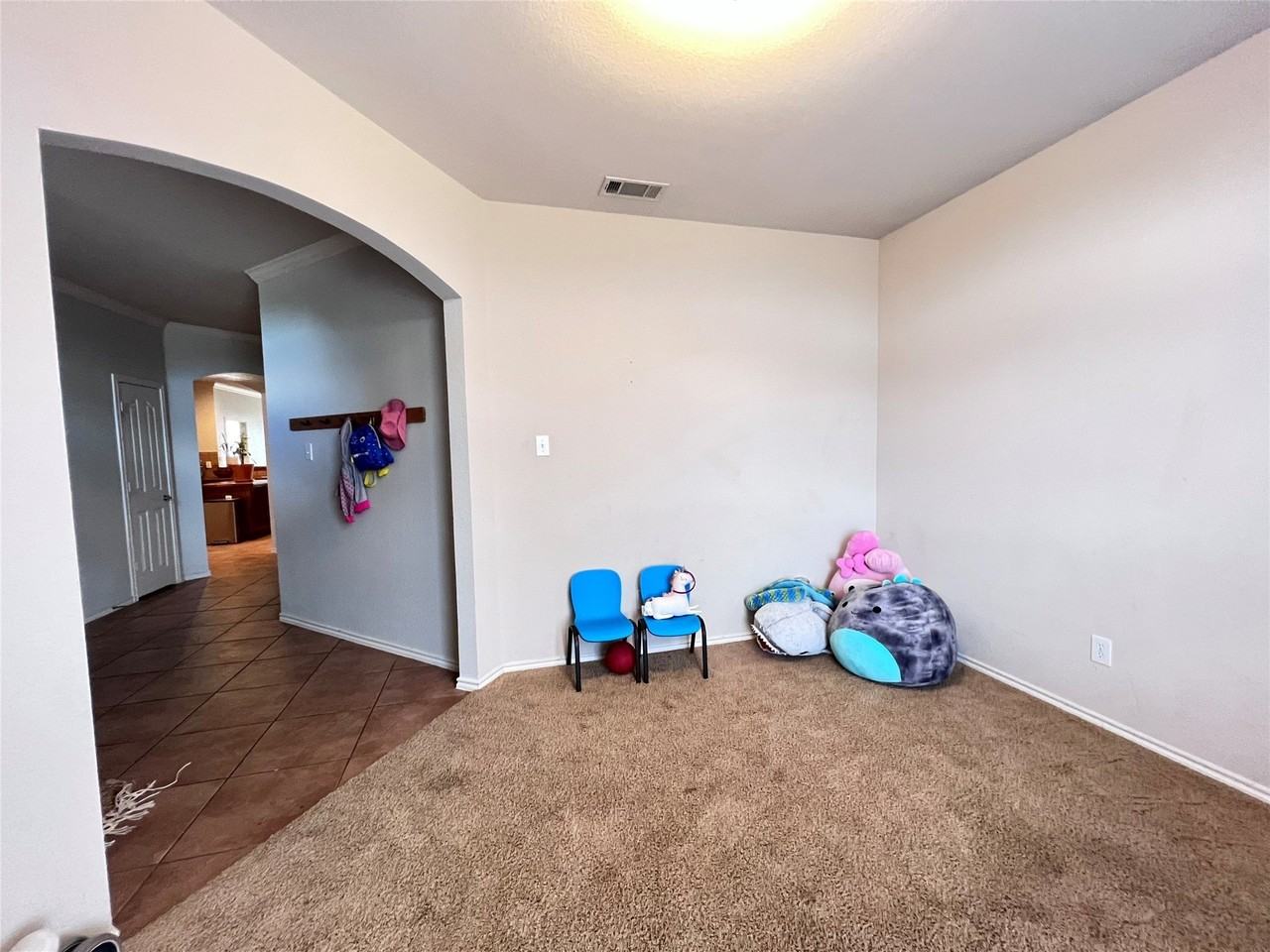 6441 Payton Dr - Photo 3 of 33