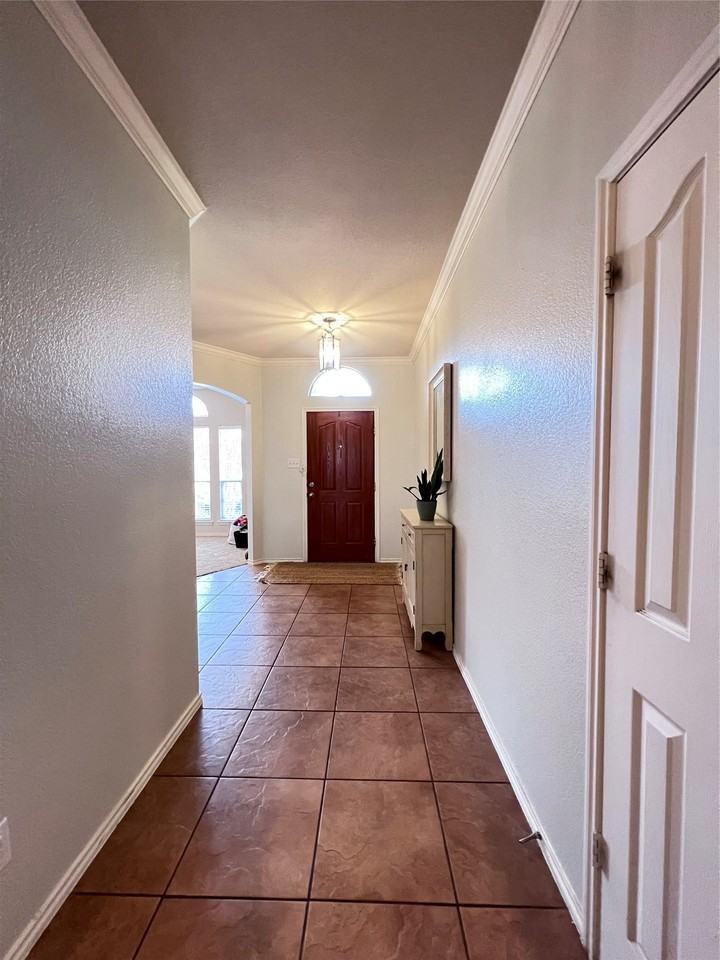 6441 Payton Dr - Photo 7 of 33
