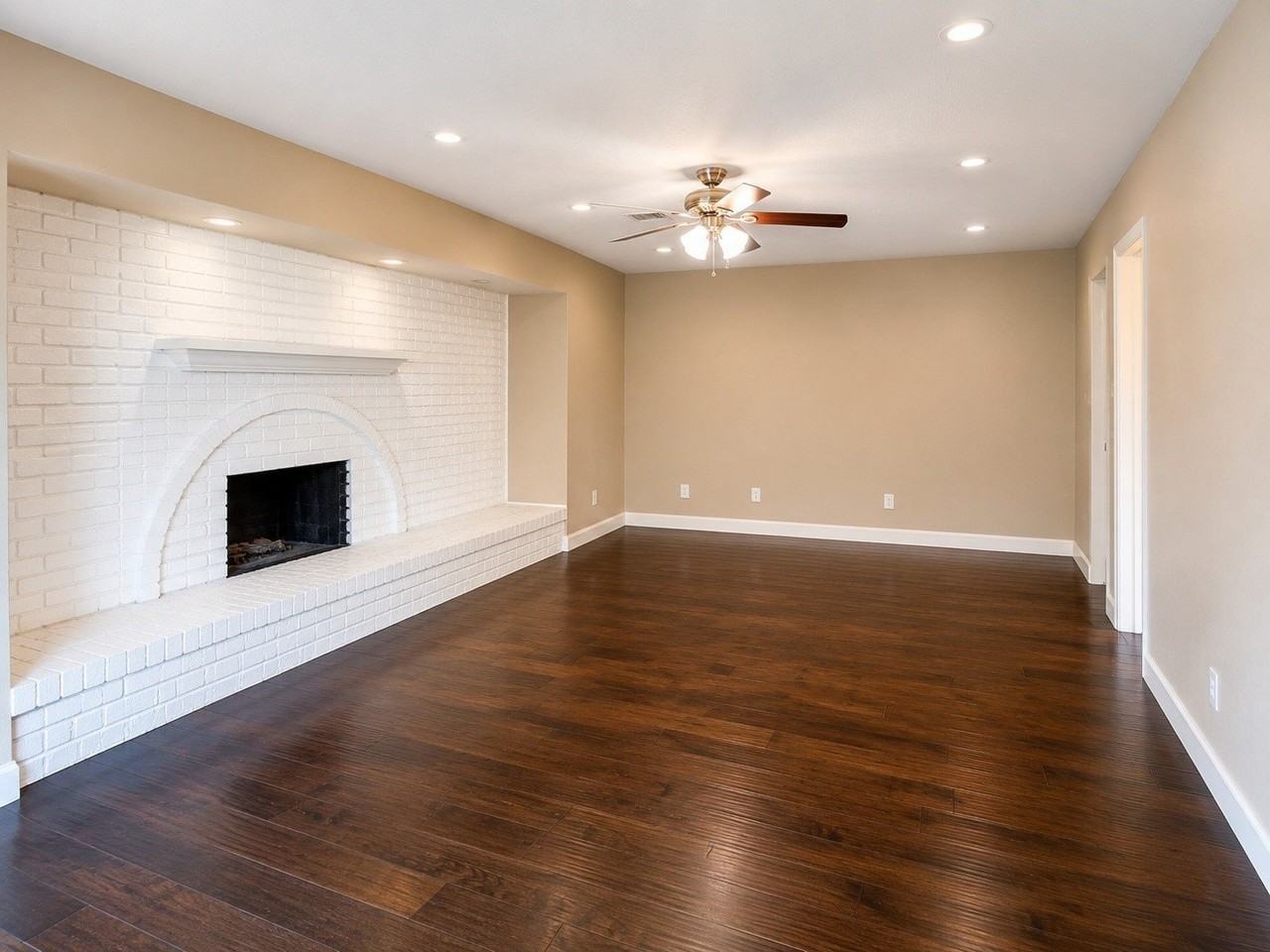 1817 Shreveport Trl - Photo 2 of 13
