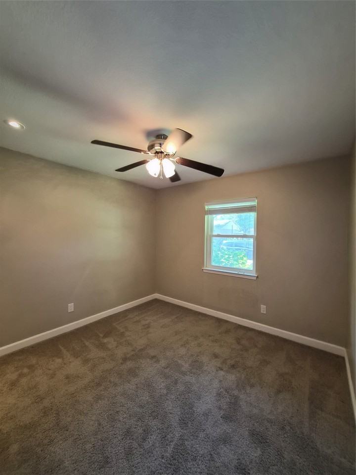 1817 Shreveport Trl - Photo 7 of 13