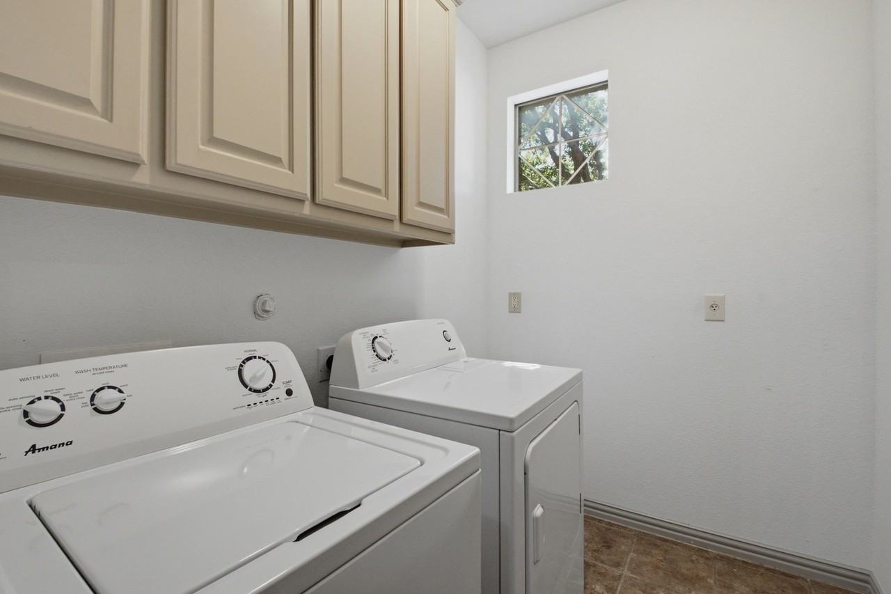 11907 Bamberg Ln - Photo 6 of 40